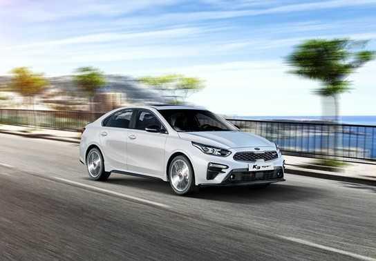 Lộ diện đối thủ của Honda Civic RS: Kia Cerato phiên bản GT giá từ 517 triệu