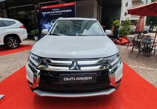 Đầu tháng 10: Giá xe ô tô đồng loạt giảm, cao nhất 60 triệu đồng