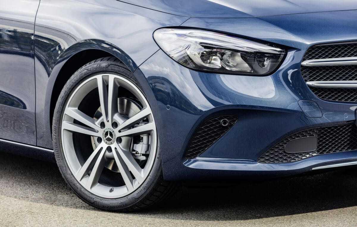 MPV Mercedes-Benz B200 Progressive Line ra mắt thế hệ mới với giá 1,3 tỷ đồng