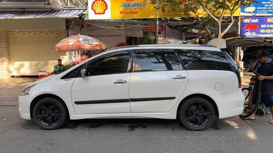 Xe cũ Mitsubishi Grandis giá phổ thông phù hợp túi tiền của mọi gia đình Việt