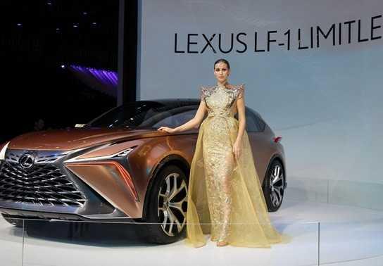 [VMS 2019] Nhìn ngắm những bóng hồng quyến rũ tại triển lãm ô tô Việt Nam