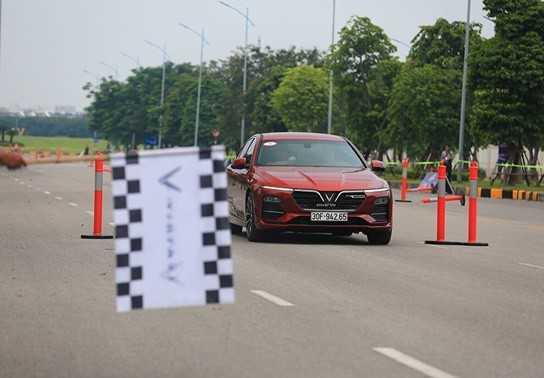 Bắt đầu từ tháng 11, giá bán bộ đôi Vinfast Lux tiếp tục "leo thang"