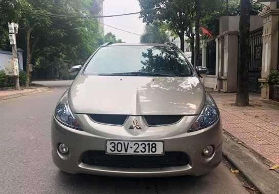 Xe cũ Mitsubishi Grandis giá phổ thông phù hợp túi tiền của mọi gia đình Việt