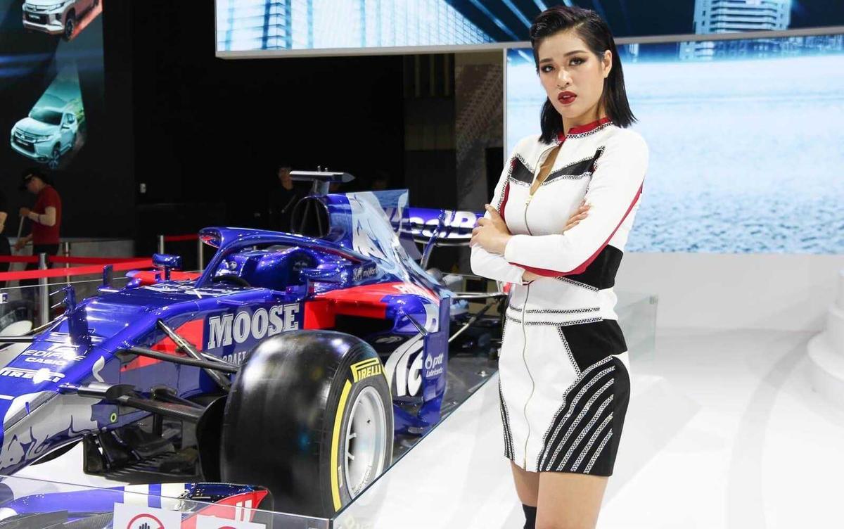 [VMS 2019] Nhìn ngắm những bóng hồng quyến rũ tại triển lãm ô tô Việt Nam