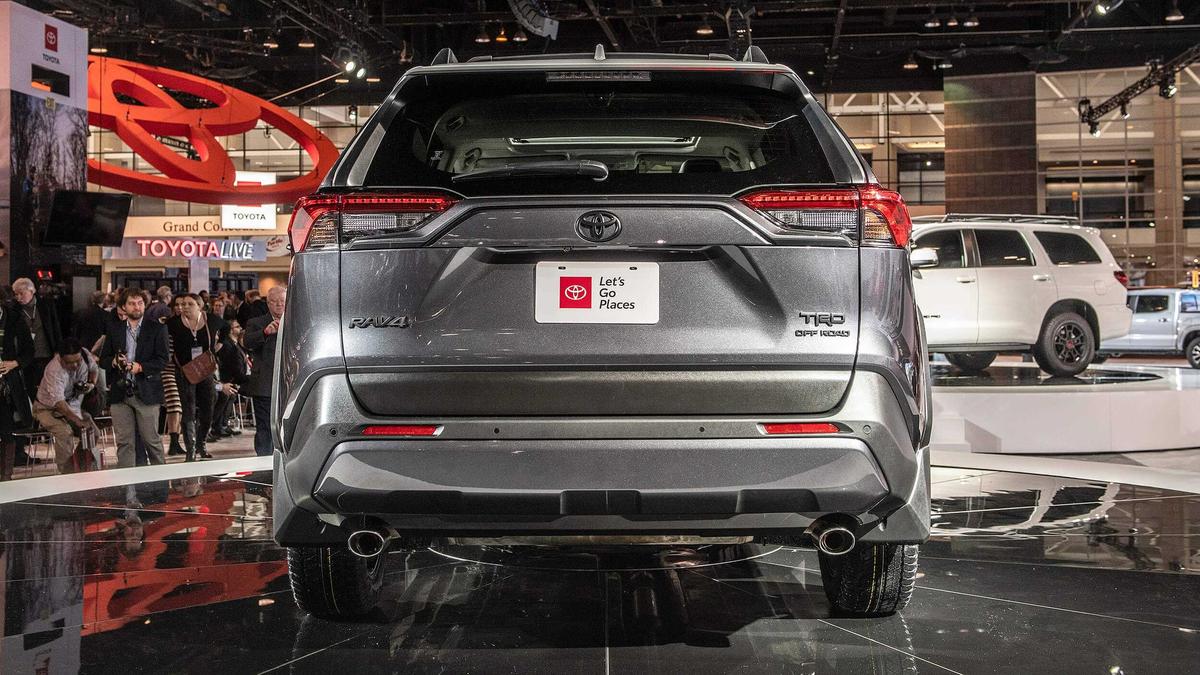 Toyota trình làng mẫu xe thể thao RAV4 TRD OFF-ROAD 2020 với giá từ 36.300 USD