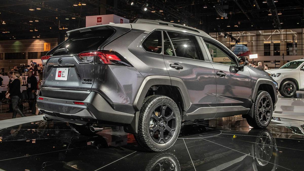 Toyota trình làng mẫu xe thể thao RAV4 TRD OFF-ROAD 2020 với giá từ 36.300 USD