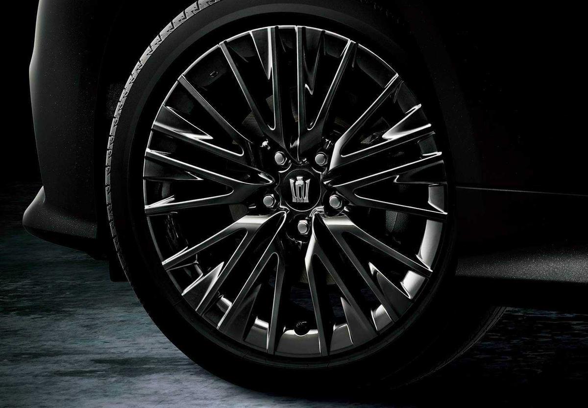 Toyota Crown Sport Style