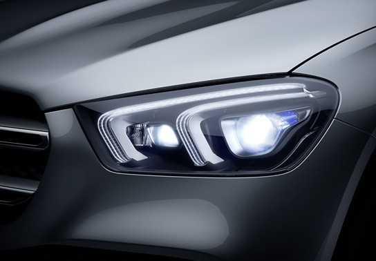 Mercedes-Benz úp mở 2 mẫu SUV hoàn toàn mới sẽ được ra mắt tại VMS sắp tới