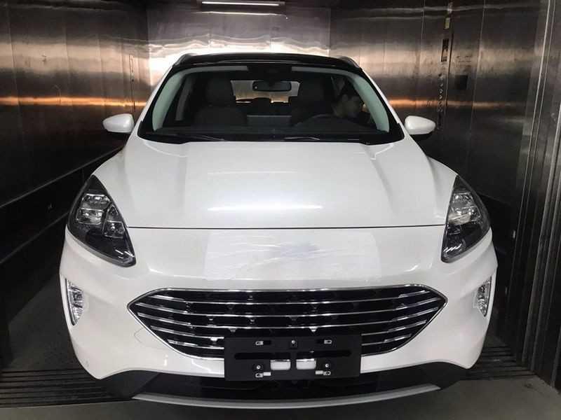 phần đầu xe trông khá giống thiết kế của Porsche với hình dáng bo tròn