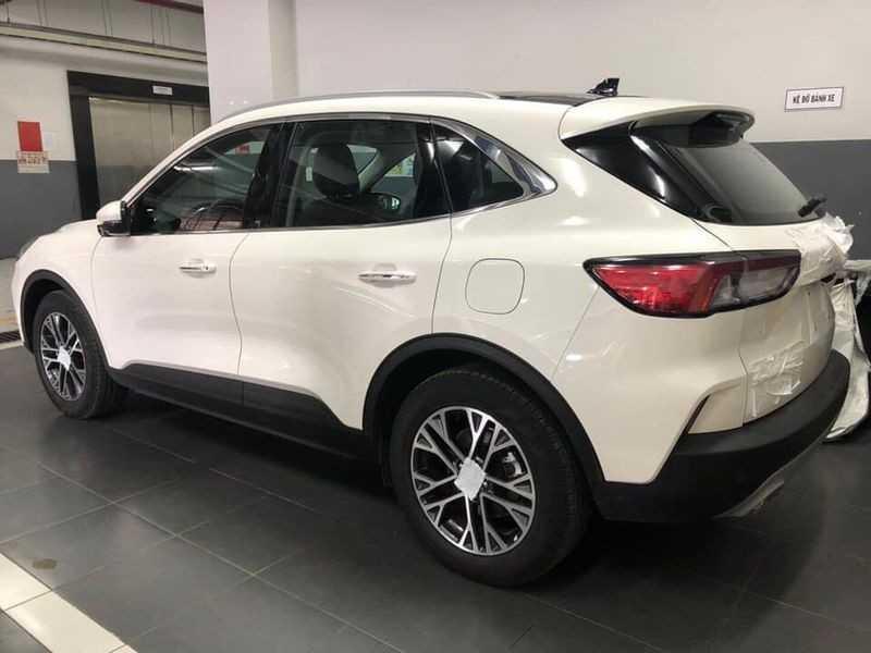 Cụm đèn hậu kéo dài