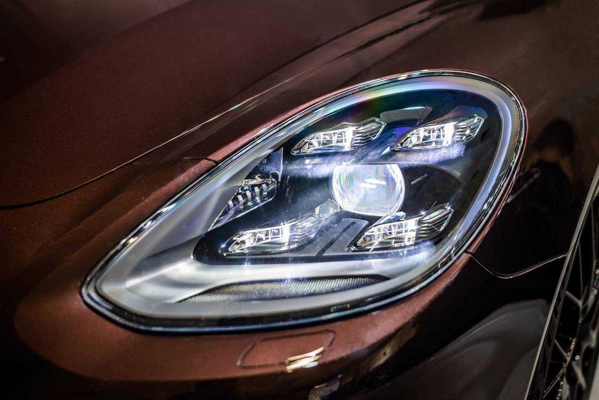 Cụm đèn hậu LED Porsche Panamera