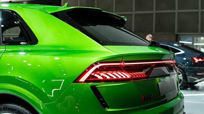 đuôi xe Audi RS Q8