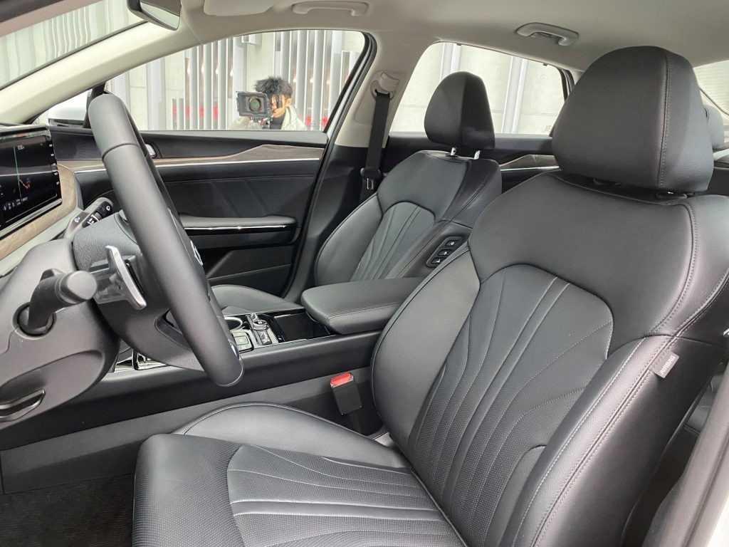 Khoang lái xe ô tô Kia Optima 2021