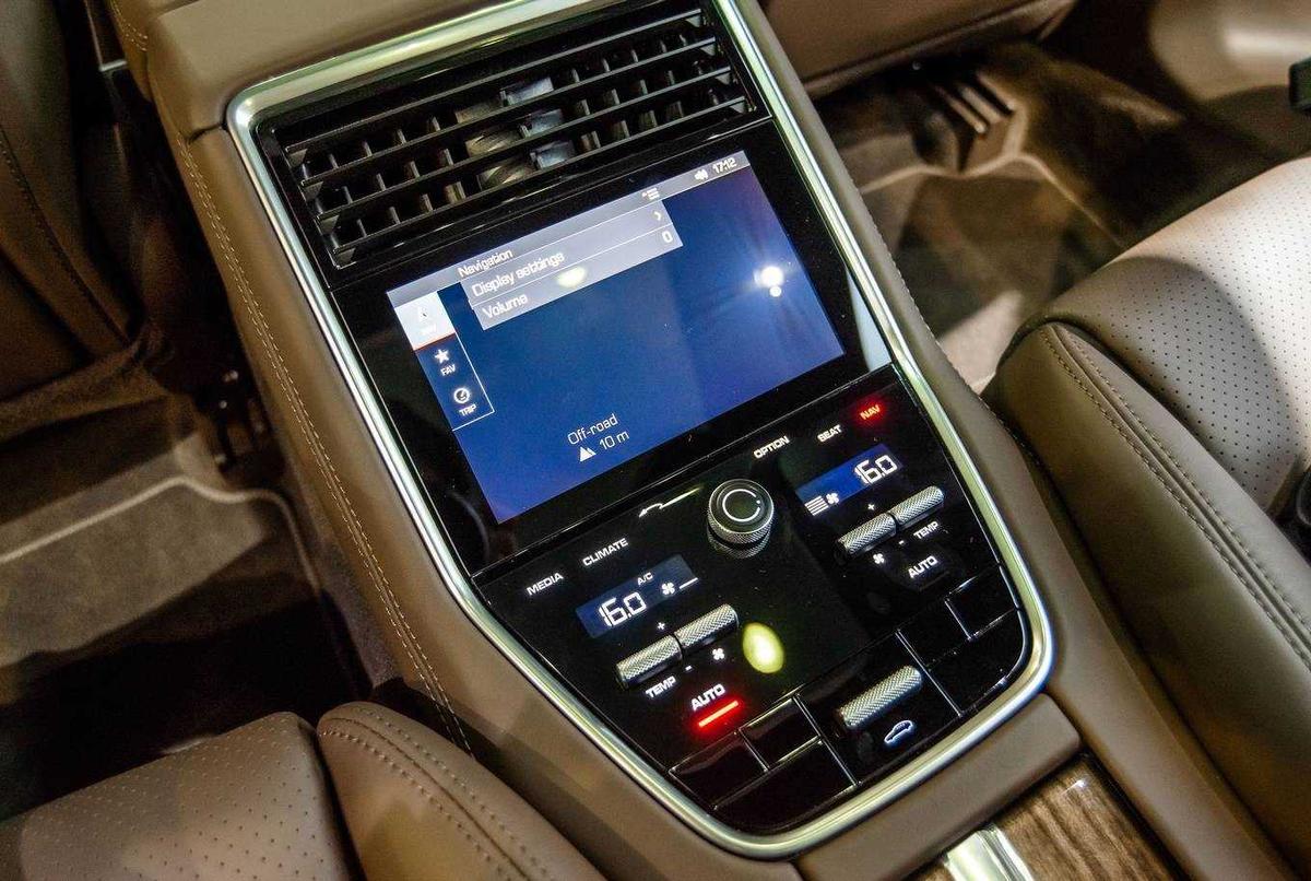 trợ lực tay lái cảm ứng Porsche Panamera