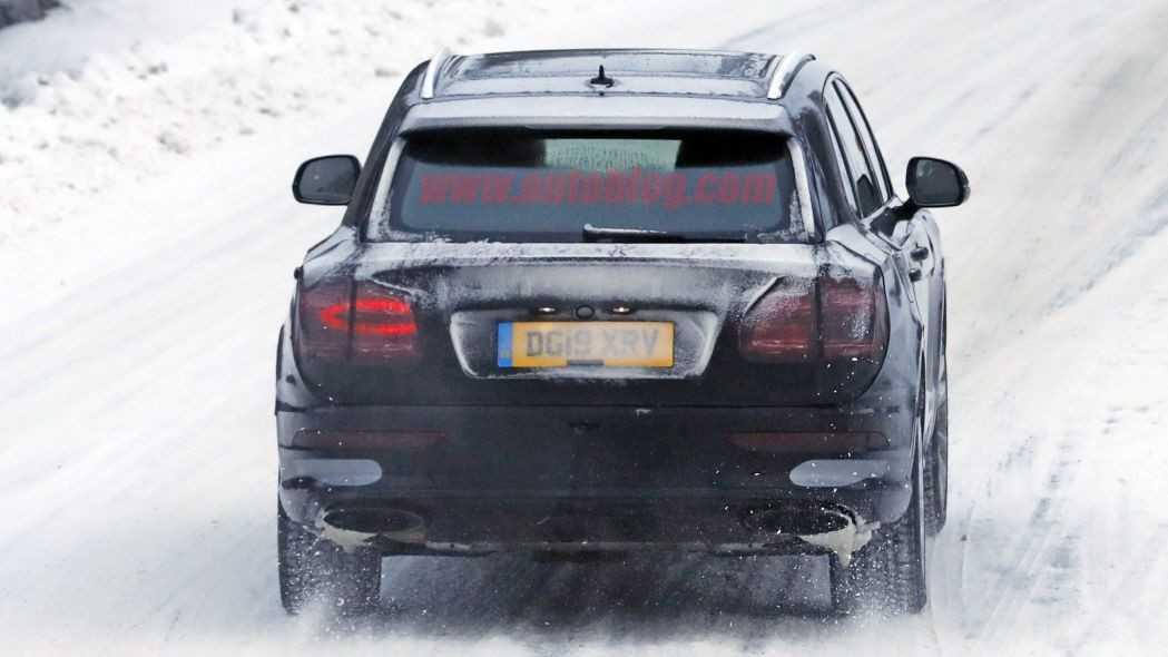 Ngoại thất xe Bentley Bentayga facelift 2020