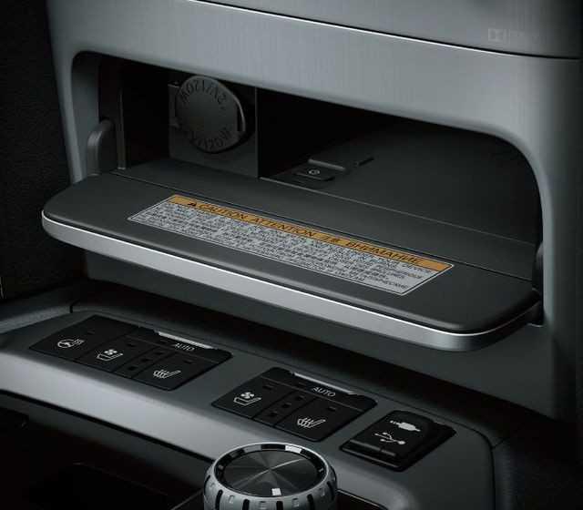 Toyota Land Cruiser 2020 ra mắt thị trường Việt với giá từ 4,03 tỷ đồng