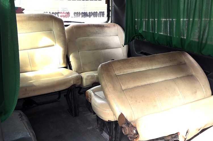 Bên trong chiếc xe 16 chỗ ngồi đưa đón học sinh