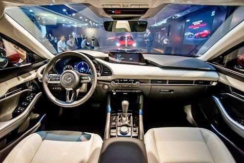 Tổng quan khoang lái xe Mazda 3