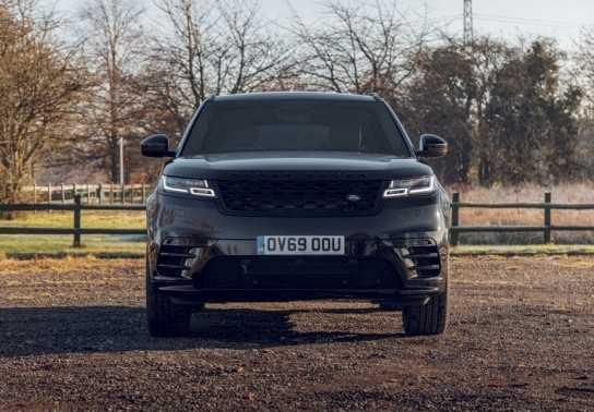 Sản xuất "Range Rover Velar R-Dynamic Black" phiên bản giới hạn ra mắt tại Anh