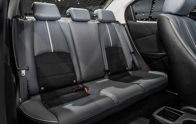 ghế ngồi Mazda2 2020