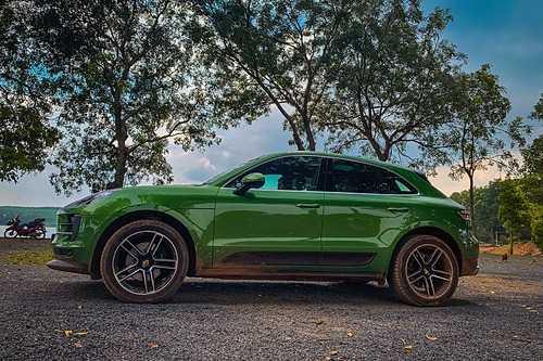 Porsche Macan màu độc giá 4,28 tỷ đồng