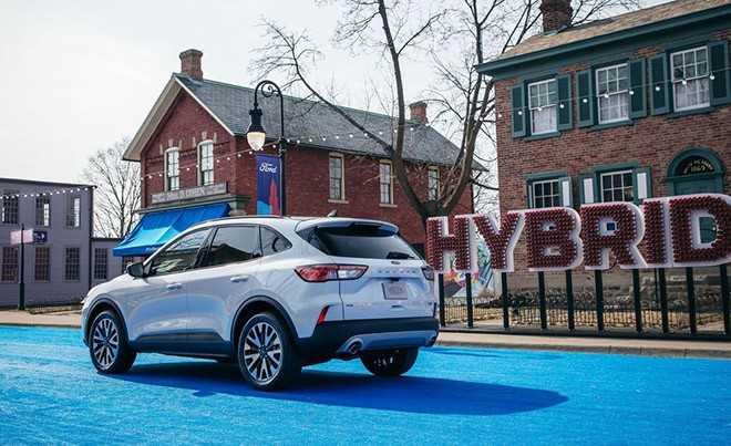  Ford Escape thế hệ mới ở hữu một diện mạo trẻ trung 