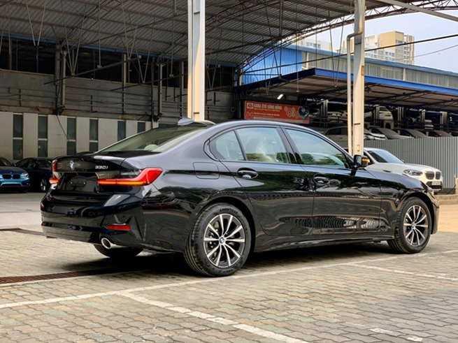 Ngoại thất xe BMW 330i Sport-Line