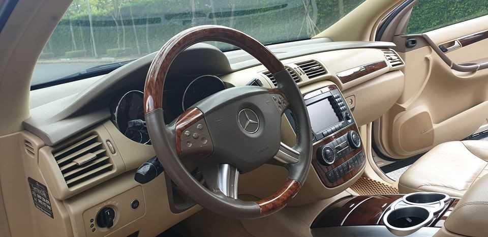 tay lái Mercedes-Benz