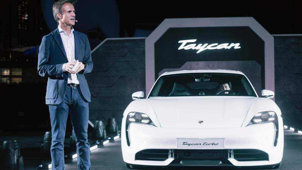 Phó chủ tịch phụ trách Thiết kế của Porsche, chia sẻ về triết lý thiết kế của dòng xe Taycan