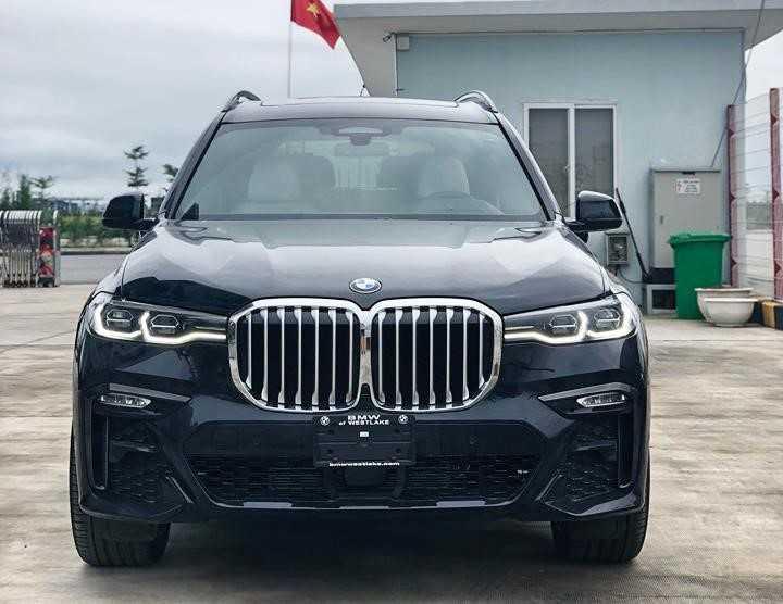 BMW X7 được giảm giá khủng