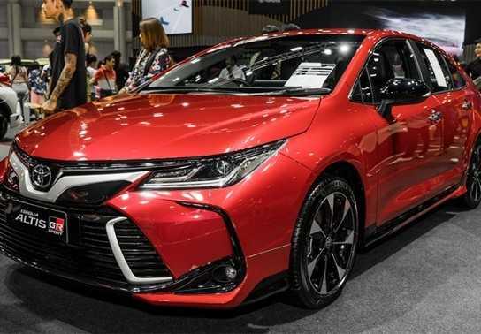 Toyota Corolla Altis GR Sport phiên bản cáo cấp nhất giá 32.600 USD