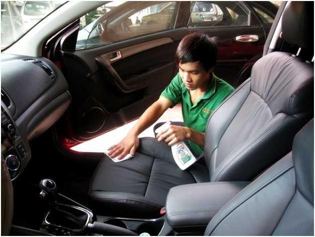 Các bước thực hiện quy trình dọn vệ sinh nội thất ô tô đúng cách