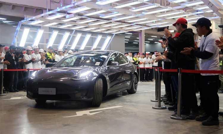 Tesla bàn giao mẫu xe đầu tiên sản xuất ở Trung Quốc