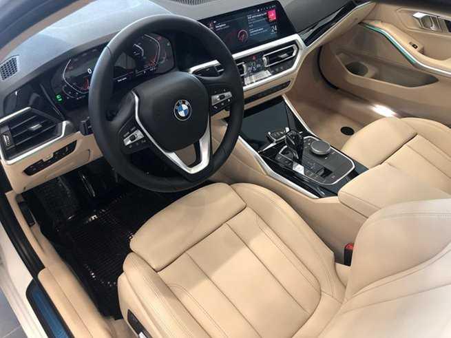 Nội thất xe BMW 330i Sport-Line