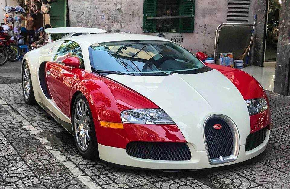 Bugatti Veyron giá khoảng 2 triệu USD