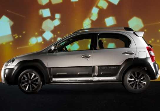 "Phát sốt" khi xe Toyota Etios giá hơn 200 triệu đồng