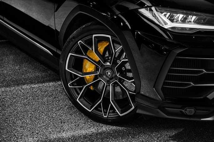 Lamborghini Urus Wheelsandmore được trang bị bộ vành đường kính 23 inch