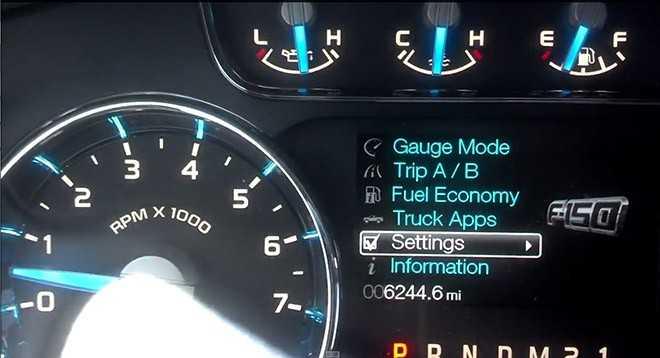 Bước 6: Khởi động xe ô tô và cài đặt lại thời gian báo nhớt.