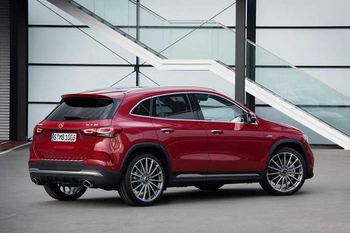 đuôi xe GLA 35 4MATIC 2021 