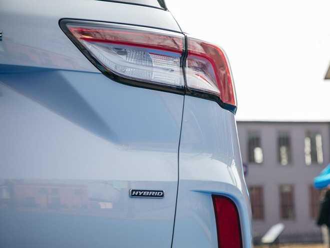 đuôi xe Ford Escape