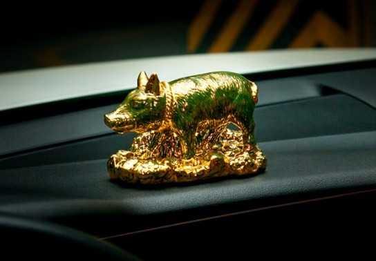 Tuổi Hợi mua xe màu gì? Tuổi Hợi mua xe gì hợp năm 2021