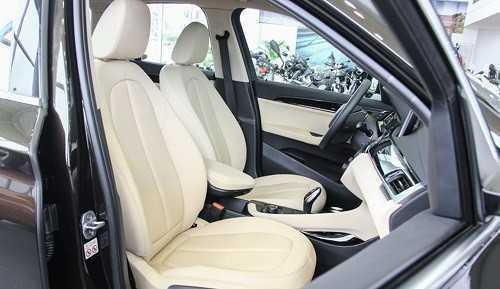 BMW X1 sử dụng da tổng hợp Sensatec.