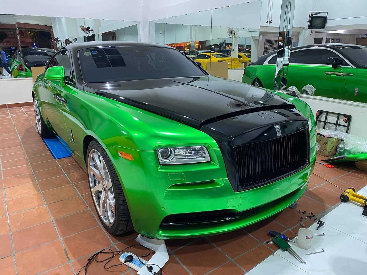 Rolls-Royce Wraith của đại gia Bạc Liêu đổi màu sơn cực độc để chơi Tết