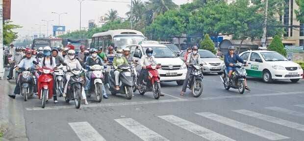 chú ý đèn giao thông