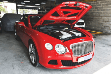 nắp ca-pô xe siêu sang Bentley mui trần