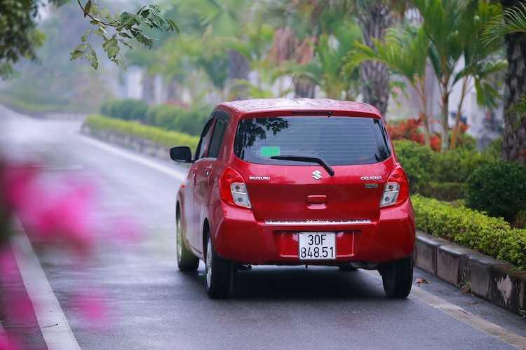 đuôi xe Suzuki Celerio