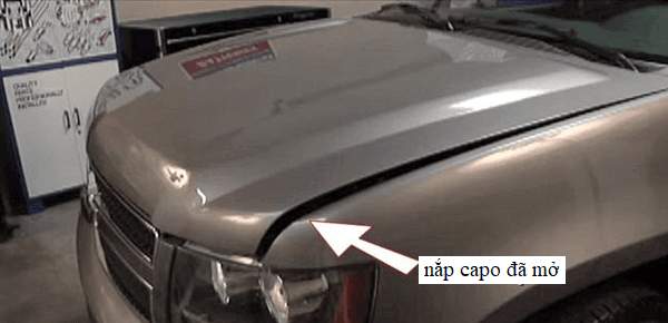 nắp capo đã mở
