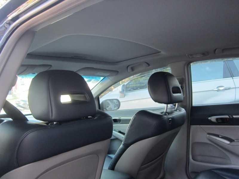 Cách vệ sinh trần xe ô tô? Dung dịch vệ sinh trần nỉ ô tô