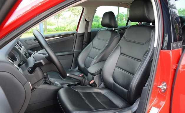 Không vệ sinh khi ghế bị ố bẩn