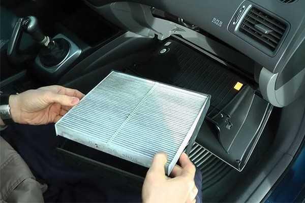 Dung dịch vệ sinh dàn lạnh ô tô?